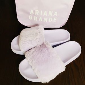 Ariana Grande Fuzzy Slides - Sz 8, NWT